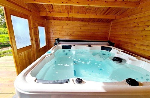 Abreschviller Ski Chalet | Chalet Aura & Jacuzzi – Label Qualité Moselle