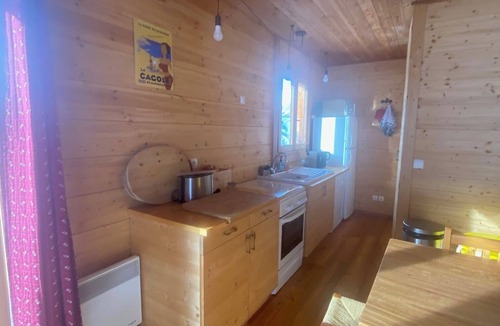 Enchastrayes Ski Chalet | Chalet bois le Sauze, 12 pers, ideally located, self-contained, 360° view over the valley
