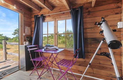 Bargeme Apartment | Chalet 'Cabane Aux Étoiles' with Mountain View, Private Terrace and Shared Garden