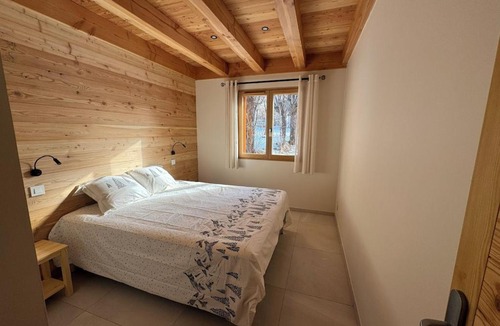 Molines-en-Queyras Ski Chalet | Chalet de charme 8 pers Vue montagne Terrasse Queyras
