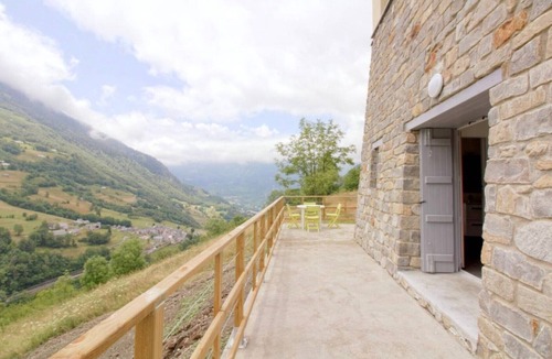Sers Ski Chalet | Chalet "De Sers" with Mountain Views, Private Terrace and Wi-Fi