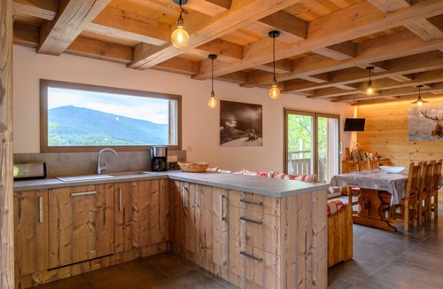 Cornimont Ski Chalet | Chalet 'Du Piedmont' with Mountain View, Private Terrace and Wi-Fi