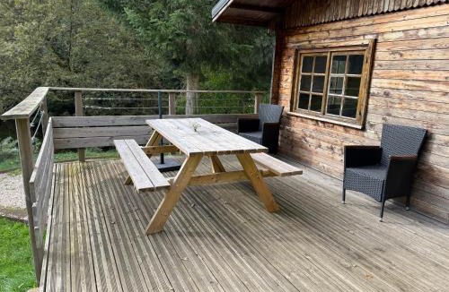 Entre-deux-Eaux Ski Chalet | Chalet en pleine nature