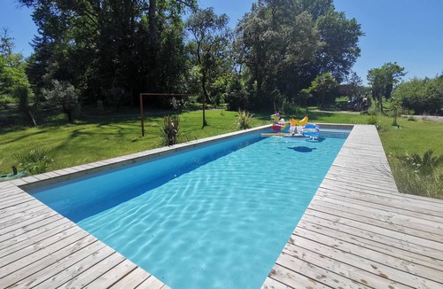 Sadirac Ski Chalet | Chalet-Family-Ensuite with Shower-Lake view
