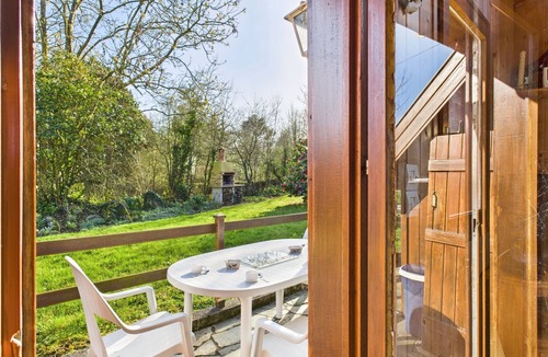 Sables-d'Or-les-Pins Ski Chalet | Chalet for 2 adults and 2 children - garden and terrace