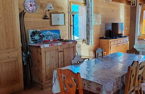 Pra Loup Ski Chalet | Chalet in Pra Loup 1500 with 4 bedrooms for 12 people