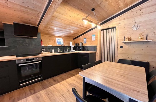 Pyrenees 2000 Ski Chalet | Chalet L'épicéa: Cozy Under the Pine Trees A 5-minute walk from the slopes and shops