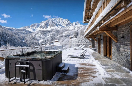 La Giettaz Ski Chalet | Chalet La Veya - Spacious chalet with incredible views - OVO Network