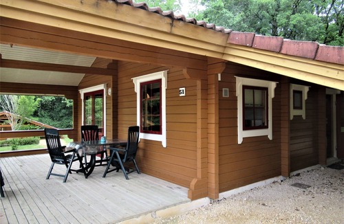 Mauroux House | Chalet 'Le Magalli' with Shared Pool, Private Terrace, and Wi-Fi