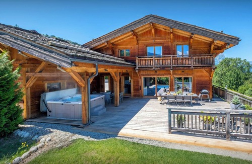 Domancy Ski Chalet | Chalet Les Vosnes - Mont Blanc holiday for 14, spa & views - OVO Network