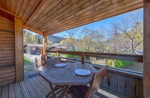 Roquefeuil Ski Chalet | Chalet 'Montana 2- 4pers' with Mountain View and Wi-Fi