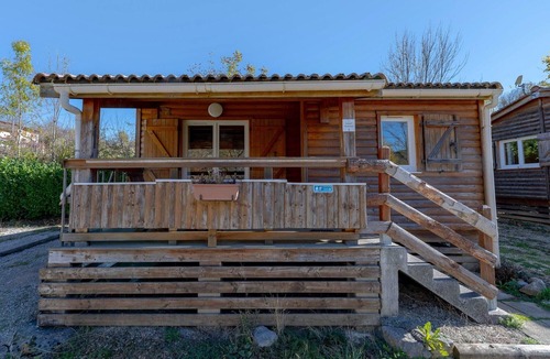 Roquefeuil Ski Chalet | Chalet 'Montana 4 4pers' with Mountain View, Shared Pool and Wi-Fi