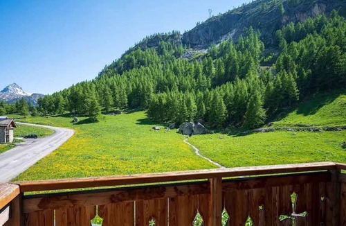 Les Boisses Ski Chalet | Chalet Spacieux pour 14! Espace Bien-Être