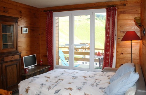 Chamrousse Apartment | Chalet-style apartment at the foot of the slopes in Chamrousse