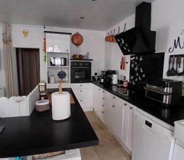Escouloubre-les-bains Apartment | Chaleureux et lumineux à proximité d un lac et de stations de ski