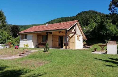 Allarmont House | Chaleureux gîte des brocards aux pieds des sapins 3 étoiles
