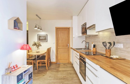 Chamonix City Centre Apartment | Cham Sud Iris357 Near Aiguille du Midi + Views, Chamonix, France
