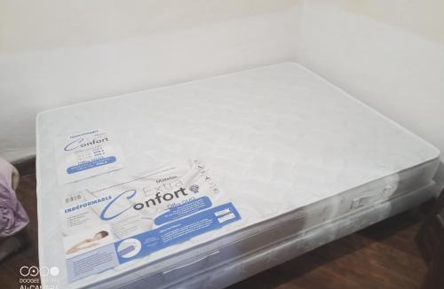 Saint-Laurent-de-Neste House | Chambre à petit budget pour personne simple