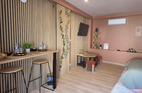 Vinneuf Bed & Breakfast | Chambre Astéria -Climatisée- Entrée Privée - Petit dejeuner inclus