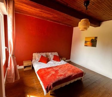 Aurignac House | Chambre au domaine du moulin du pont