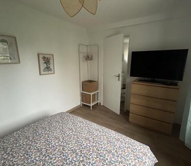 Fontains House | chambre avec salle de bain et coin kitchenette