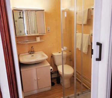 Lourdes House | Chambre chez Marie et Didier 1 minute à pied du sanctuaire de Lourdes