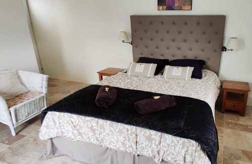 Rochefort-du-Gard Apartment | Chambre cosy avec terrasse sur la colline boisée, parking privé, jardin, calme, climatisation, 10 mn pont du Gard num7