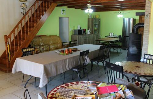 Xivry-Circourt Bed & Breakfast | Chambre cosy avec salle de jeux et terrasse, proche Belgique et Luxembourg - FR-1-584-329