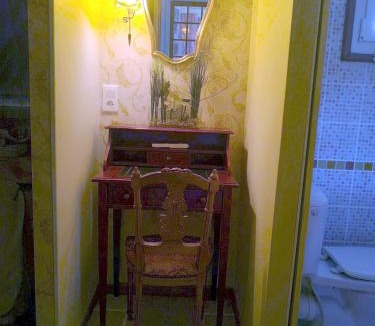 Aramon Bed & Breakfast | Chambre d'hôte "Avignon"