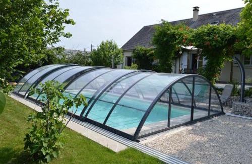 Monteaux Bed & Breakfast | CHAMBRE D'HOTES AVEC VENTILATEUR AU PLAFOND piscine chauffée et couverte, SPA, sauna