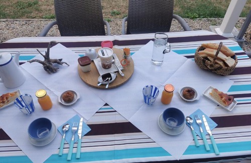 La Ville-es-Nonais Bed & Breakfast | CHAMBRE D'HOTES Côté RANCE