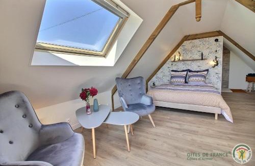 Ploumilliau Bed & Breakfast | Chambre de kergomar