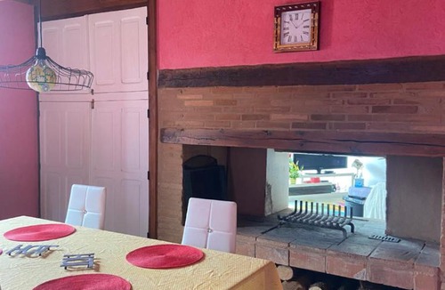 Verlhac-Tescou Bed & Breakfast | chambre deux personnes, lit pour Bébé