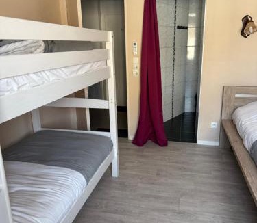 Toul House | Chambre Double et Lits Superposés