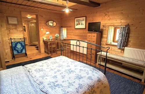 Laneuvelotte Bed & Breakfast | Chambre Fleur bleue, les Volets Bleus