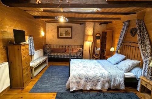 Laneuvelotte Bed & Breakfast | Chambre Fleur bleue, les Volets Bleus