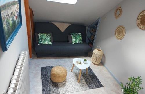 Euville Bed & Breakfast | Chambre paisible climatisée-Petit déjeuner inclus
