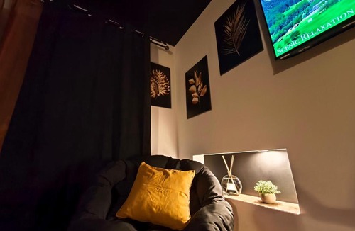 Buhl-Lorraine Bed & Breakfast | Chambre romantique Atlas - Le Souffle du Saule - SPA