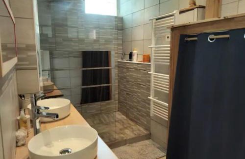 Pouzac House | Chambre spacieuse dans maison