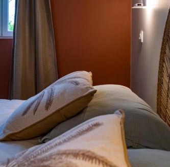 Lezat-sur-Leze Apartment | Chambre Terracotta privée et accès jacuzzi - sauna