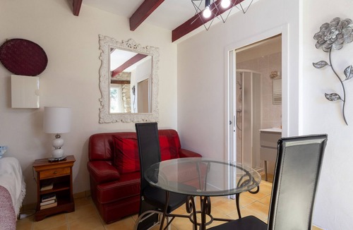 Lannion Bed & Breakfast | 'Chambre Ty Ellen' Guest Room with Shared Garden and Wi-Fi
