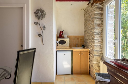 Lannion Bed & Breakfast | 'Chambre Ty Ellen' Guest Room with Shared Garden and Wi-Fi