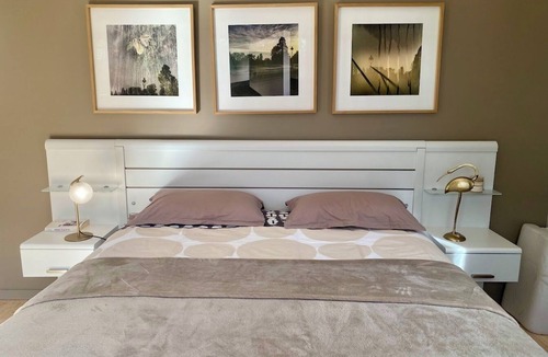 Neant-sur-Yvel Bed & Breakfast | CHAMBRE VIVIANE in the Mélusine house near the Brocéliande forest