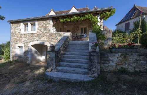 Les Arques House | Character house in the countryside.