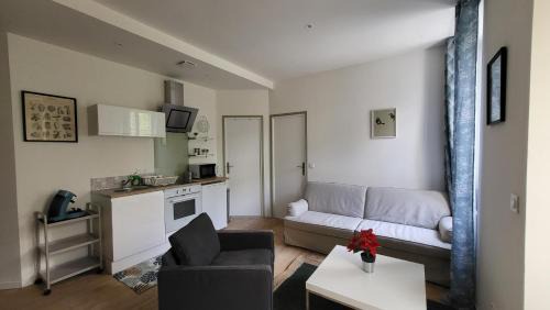 Lourdes Apartment | Charmant 2 pièces avec terrasse proche centre ville - Parking Gratuit à proximité
