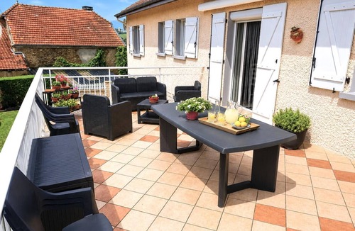 Montlibert House | Charmant ET Sans Chichis