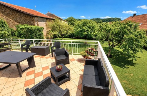 Montlibert House | Charmant ET Sans Chichis