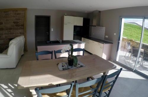 Lepanges-sur-Vologne Apartment | Charmant gîte, au calme, avec vue imprenable sur la nature environnante