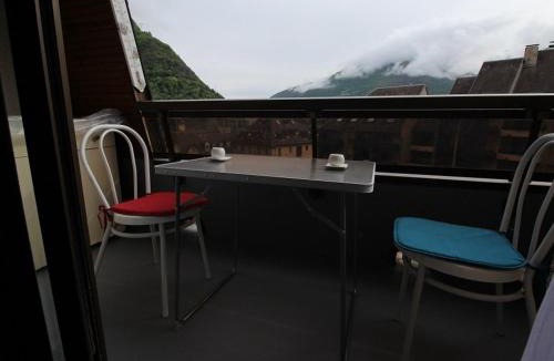 Bagneres-de-Luchon Apartment | Charmant T2 avec balcon, parking privé, au pied du télécabine - Bagnères-de-Luchon - FR-1-313-198
