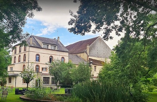 Villeneuve-l'Archeveque Apartment | Charming stay in a renovated former mill - La Résidence de l'Archevêque,
